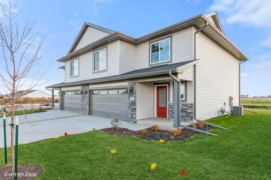 1095 Mary Ln, North Liberty, Iowa 52317 – Property Featured Image