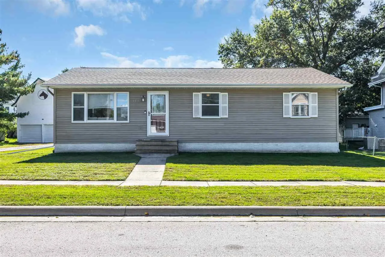 313 E 4th St, Solon, Iowa 52333 – Property Featured Image