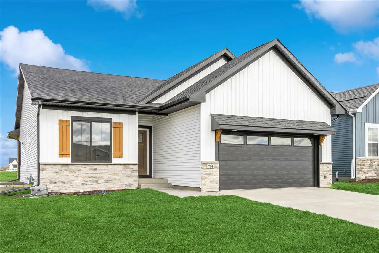 470 S Seven Oaks Rd, North Liberty, Iowa 52317 – Property Featured Image