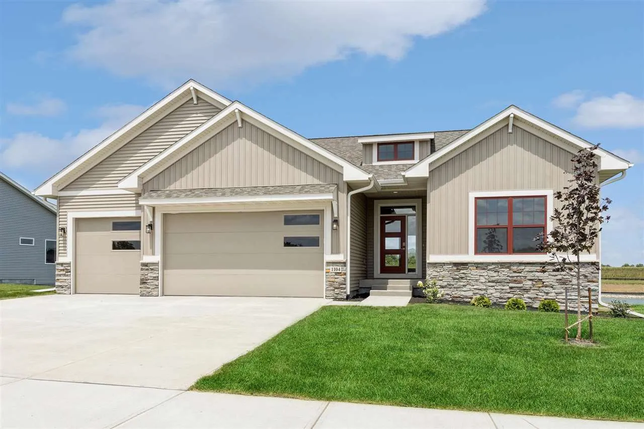 940 Sunrise Dr, North Liberty, Iowa 52317 – Property Featured Image