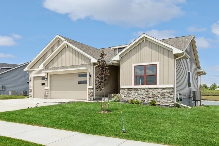 940 Sunrise Drive, North Liberty, Iowa 52317 – Property Featured Image