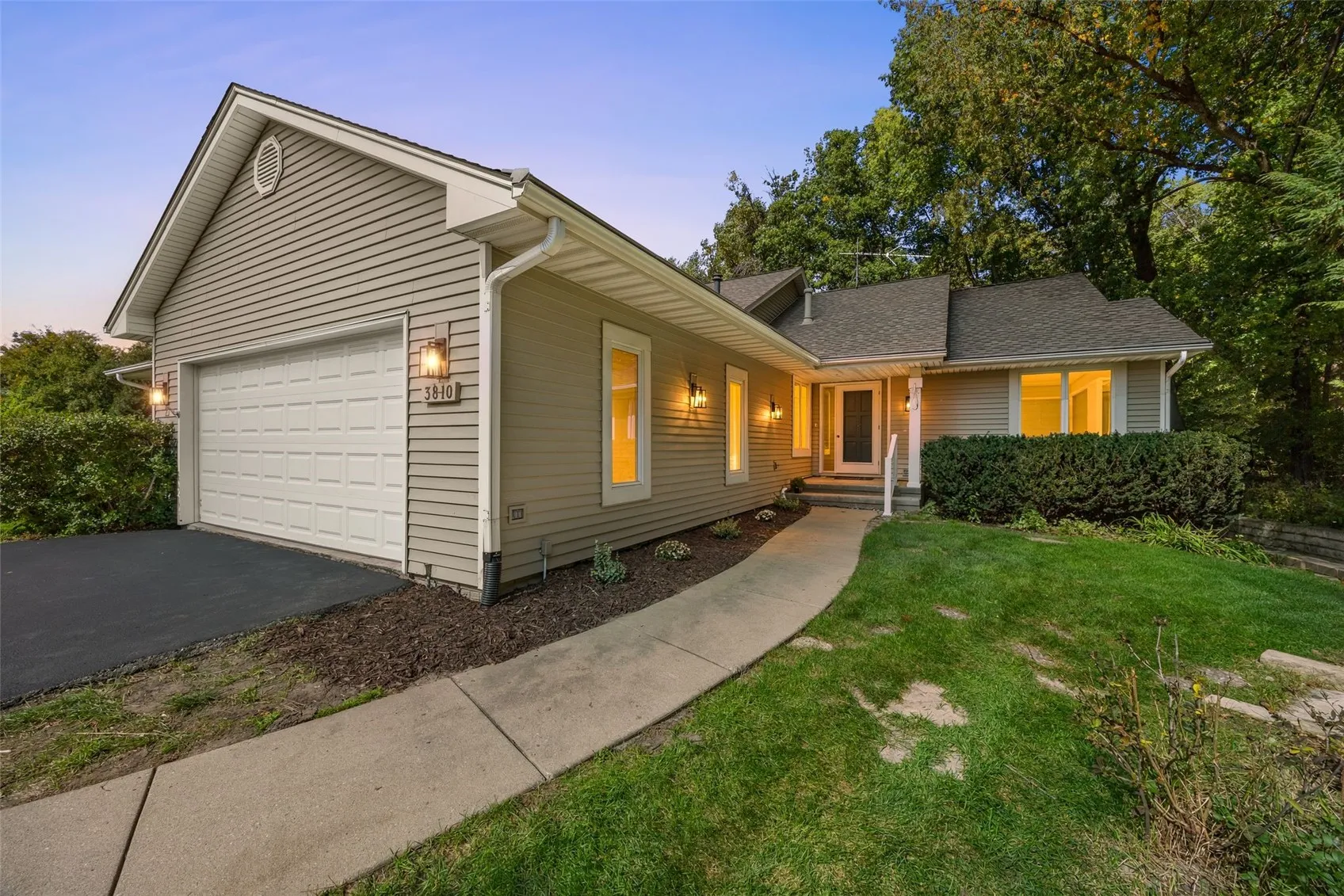3810 Antelope Trail NE, Cedar Rapids, Iowa 52402 – Property Featured Image