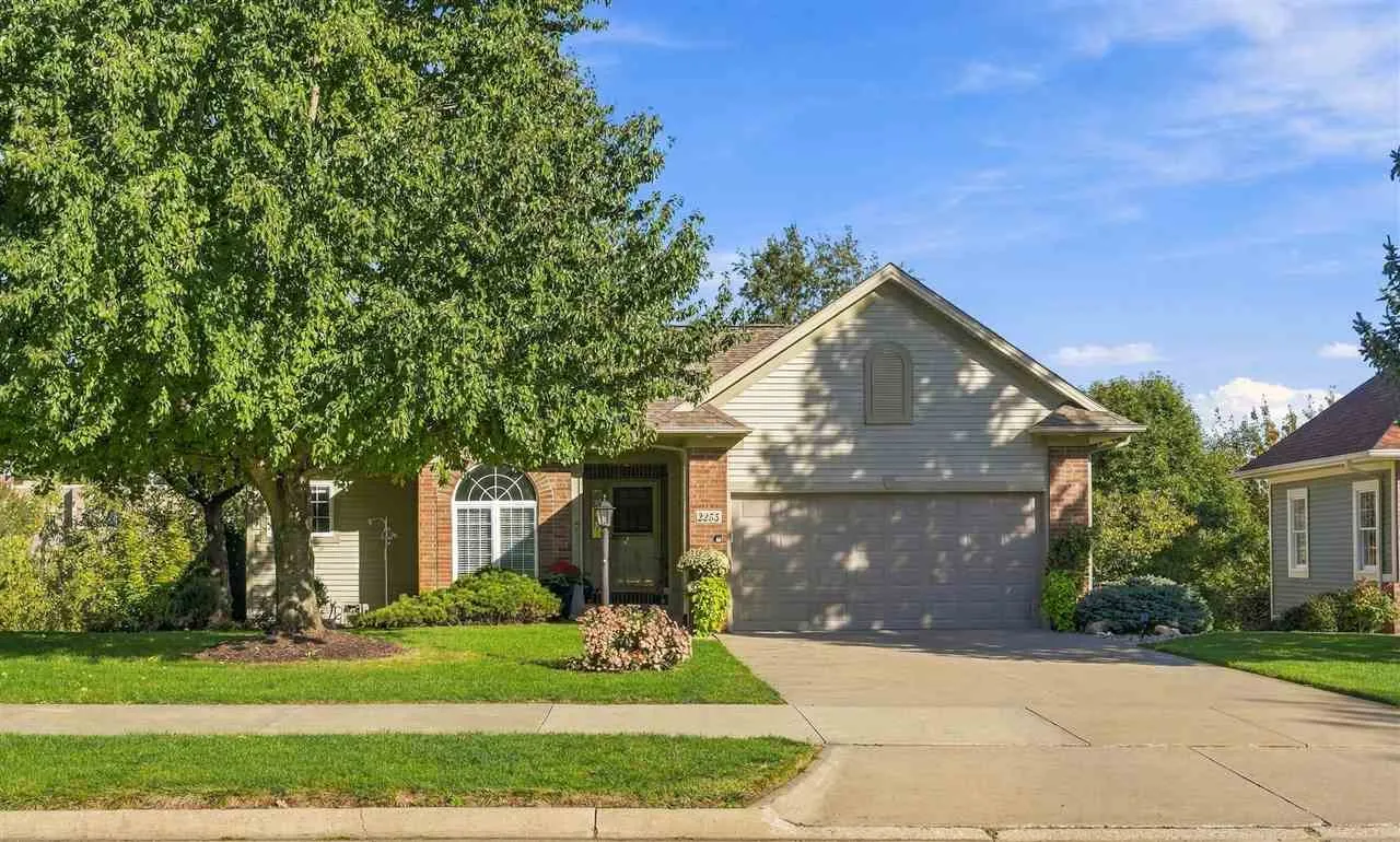 2255 Pembrokeshire Dr, Coralville, Iowa 52241 – Property Featured Image
