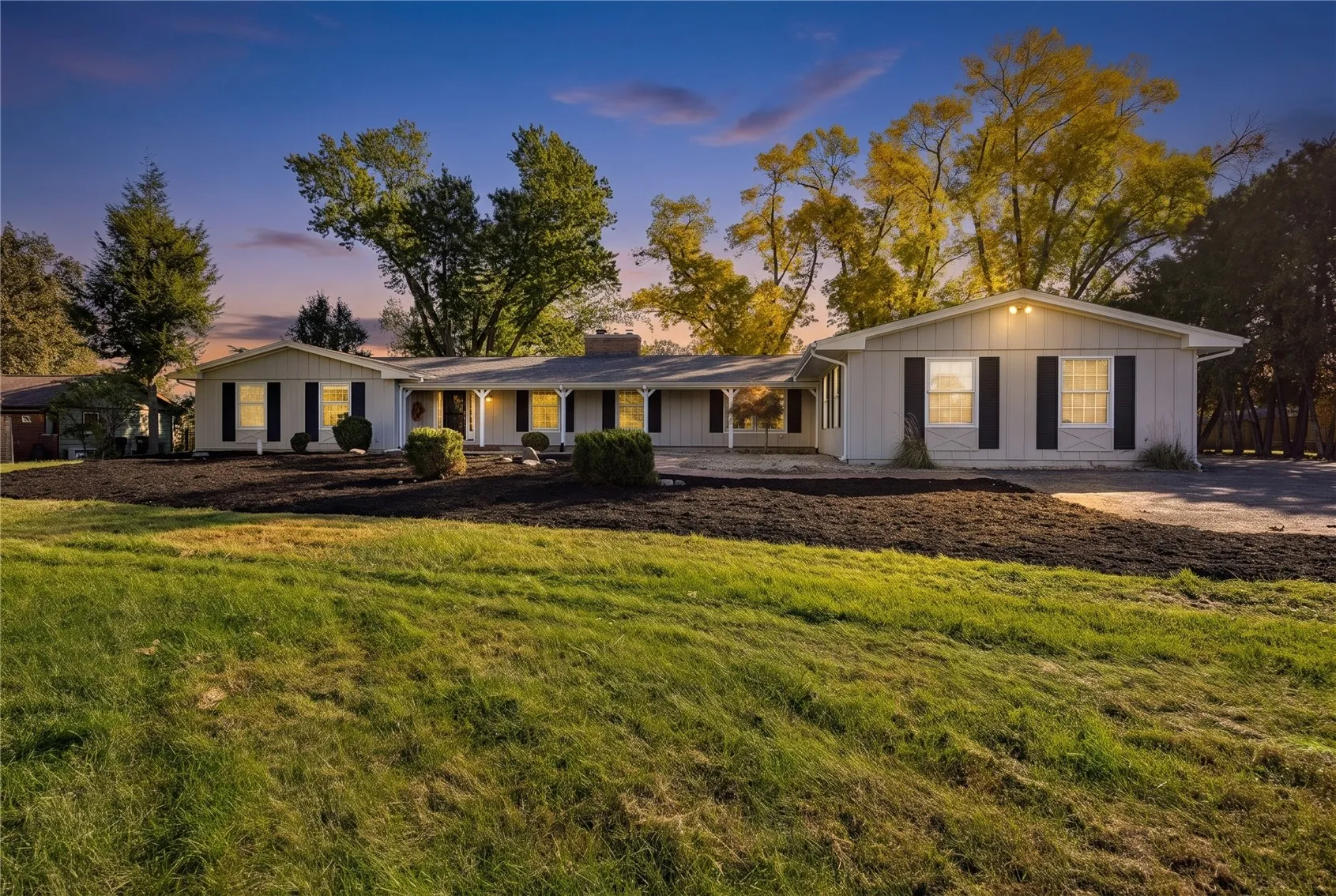 2915 Indian Hill Road SE, Cedar Rapids, Iowa 52403 – Property Featured Image
