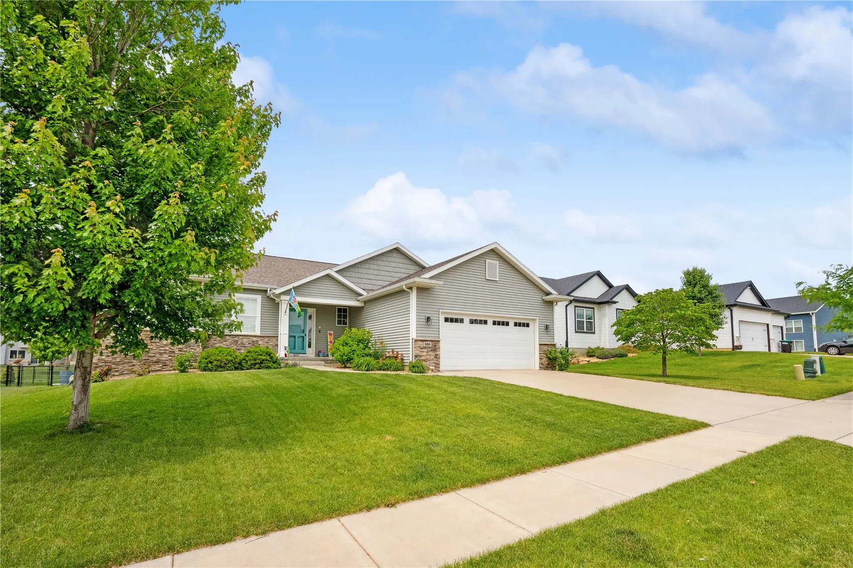 800 Bowhunter, Marion, Iowa 52302 – Property Featured Image
