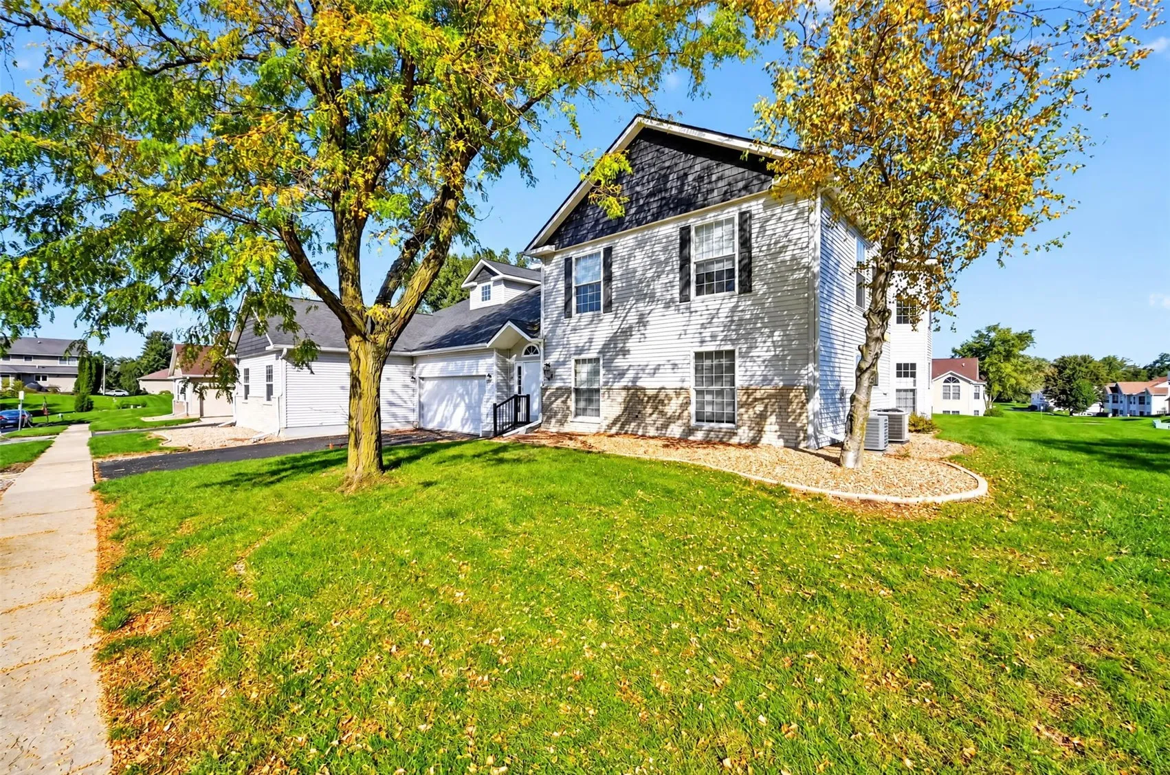 4645 Westchester Drive NE Unit c, Cedar Rapids, Iowa 52402 – Property Featured Image