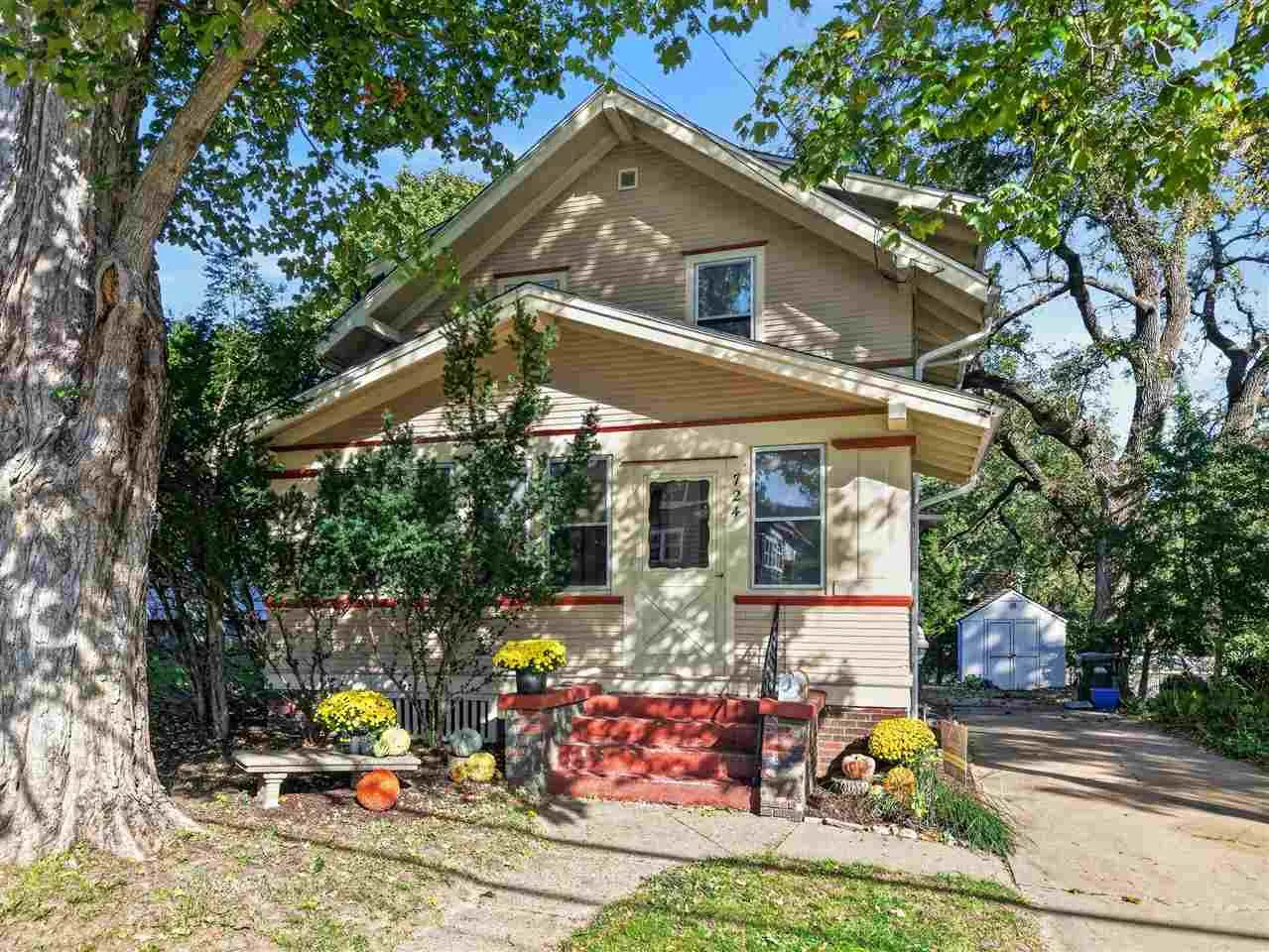 724 N Dodge St, Iowa City, Iowa 52245 – Property Featured Image