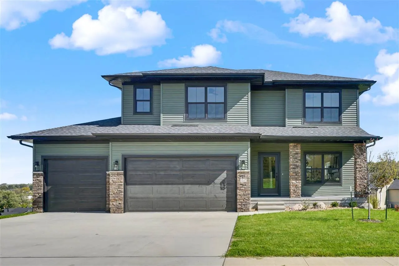 1517 Legend Dr, Tiffin, Iowa 52340 – Property Featured Image
