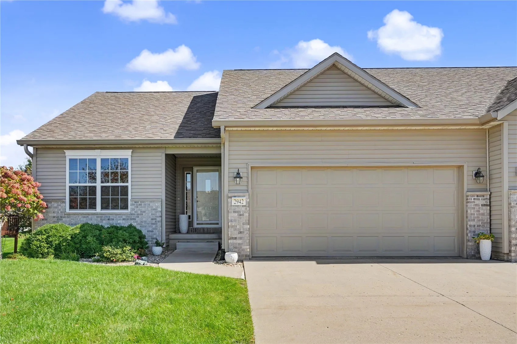 2942 Stone Creek Court, Marion, Iowa 52302 – Property Featured Image