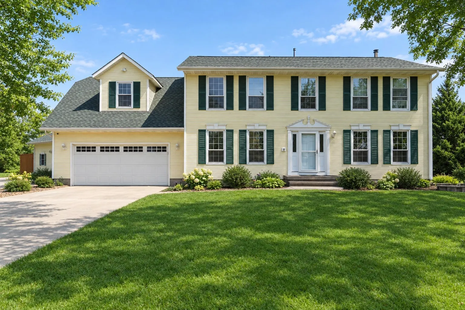 8440 Federalist Road, Marion, Iowa 52302 – Property Featured Image