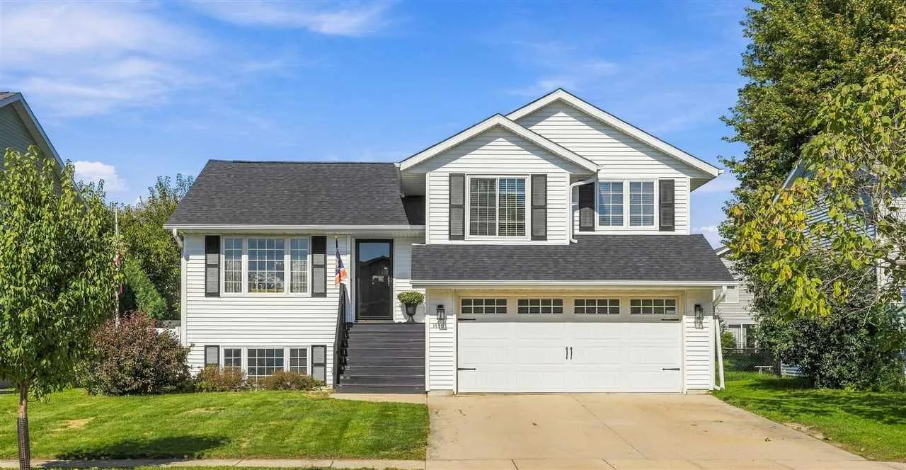 1436 Dickenson Lane, Iowa City, Iowa 52240 – Property Featured Image