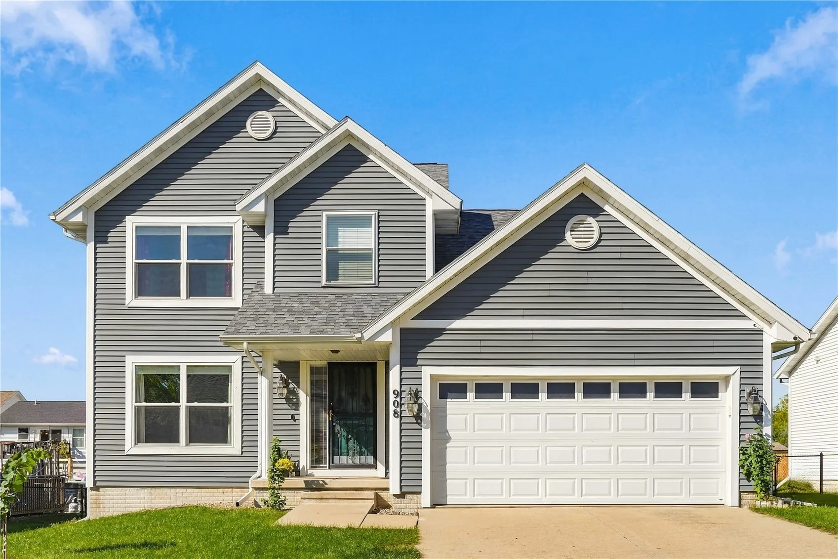 908 Rolling Creek Drive NE, Cedar Rapids, Iowa 52402 – Property Featured Image