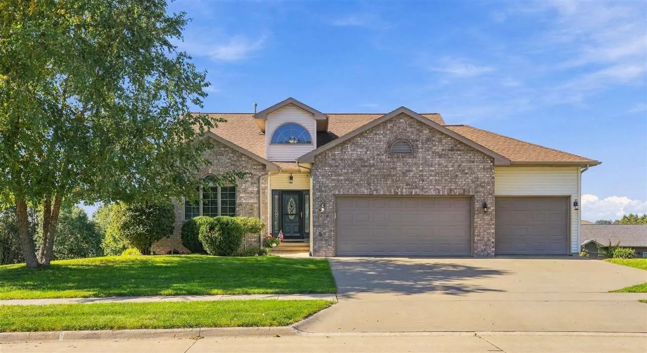 1615 Poplar Ln, North Liberty, Iowa 52317-0000 – Property Featured Image