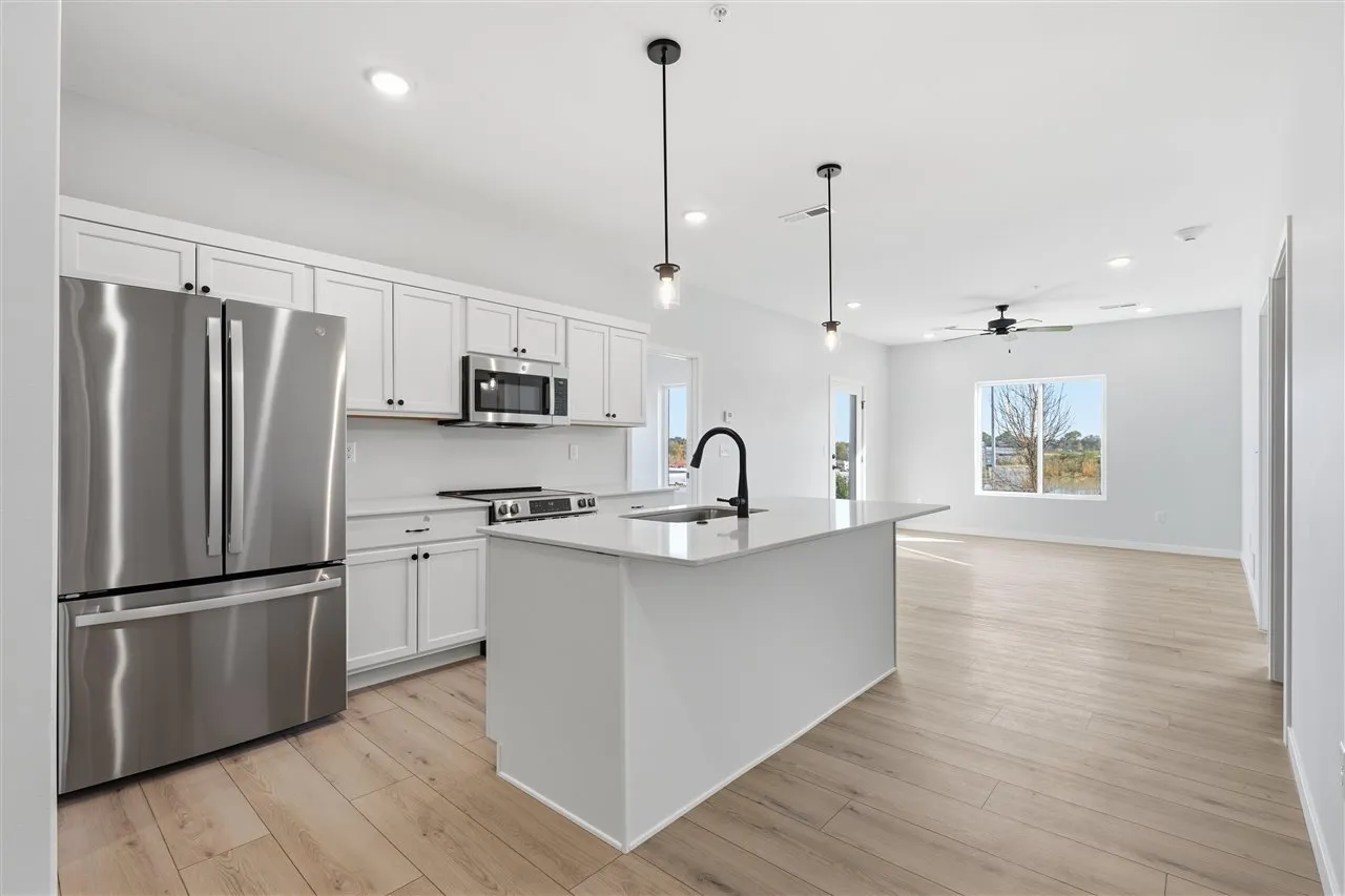 4428 Deer Creek Rd Unit 109, Iowa City, Iowa 52246 – Property Featured Image