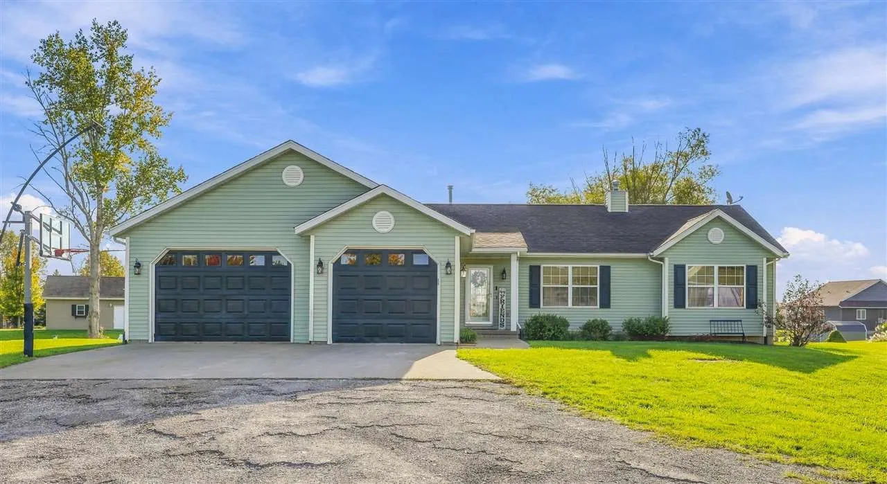 2166 Stewart Dr, Washington, Iowa 52353 – Property Featured Image