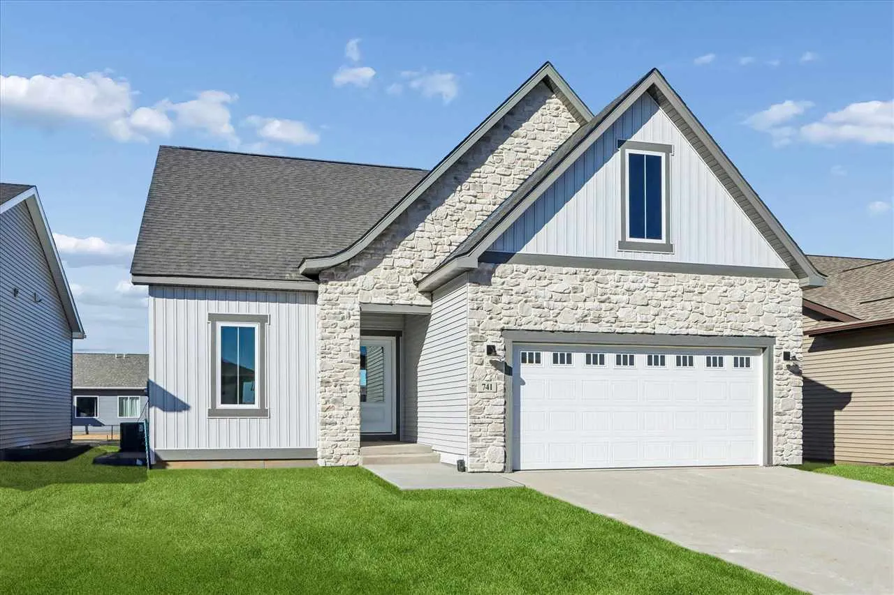 440 S Seven Oaks Rd, North Liberty, Iowa 52317 – Property Featured Image