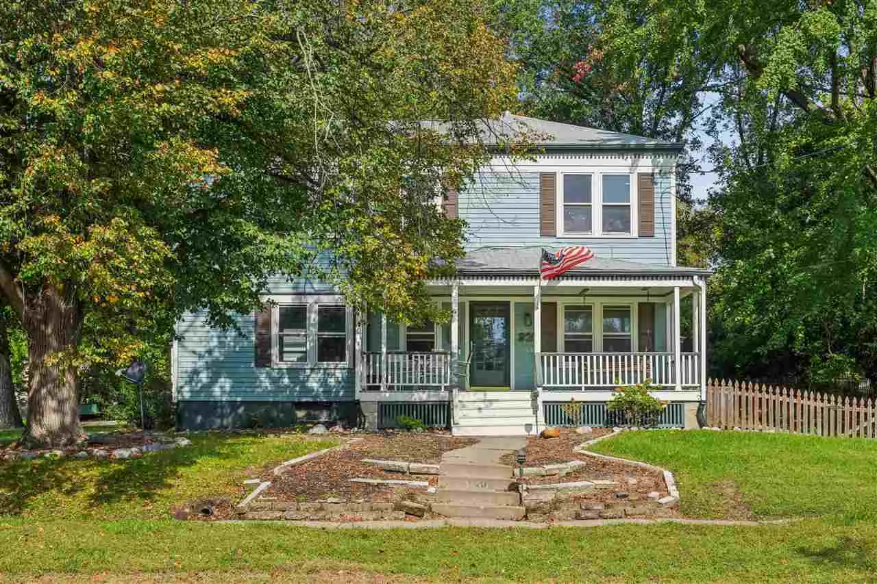920 Ginter Ave, Iowa City, Iowa 52240 – Property Featured Image