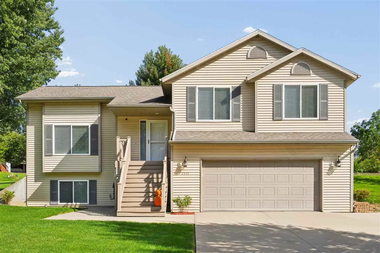 2331 North Ridge Drive, Coralville, Iowa 52241 – Property Featured Image
