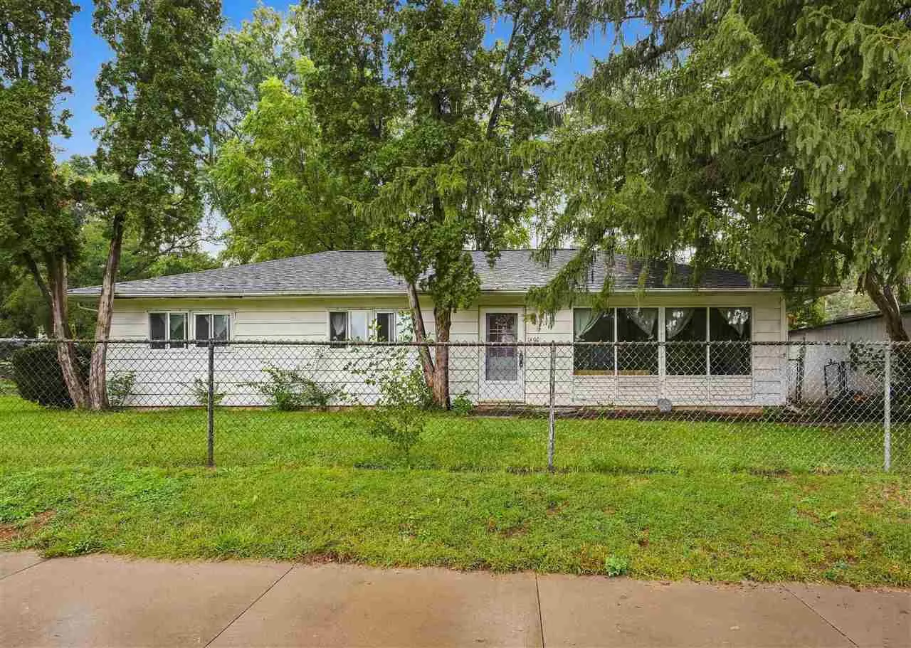 1400 Deforest Ave, Iowa City, Iowa 52240 – Property Featured Image