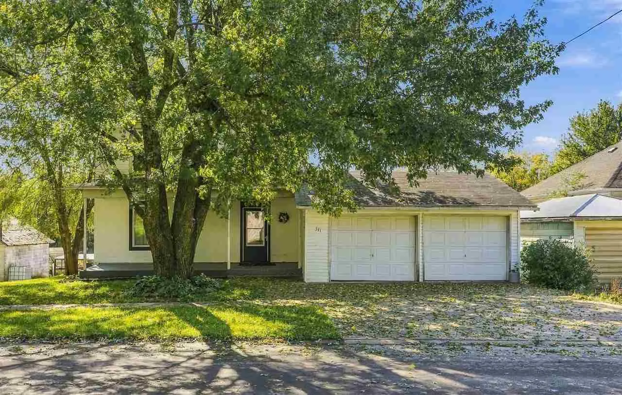 311 E Washington St., North English, Iowa 52316 – Property Featured Image