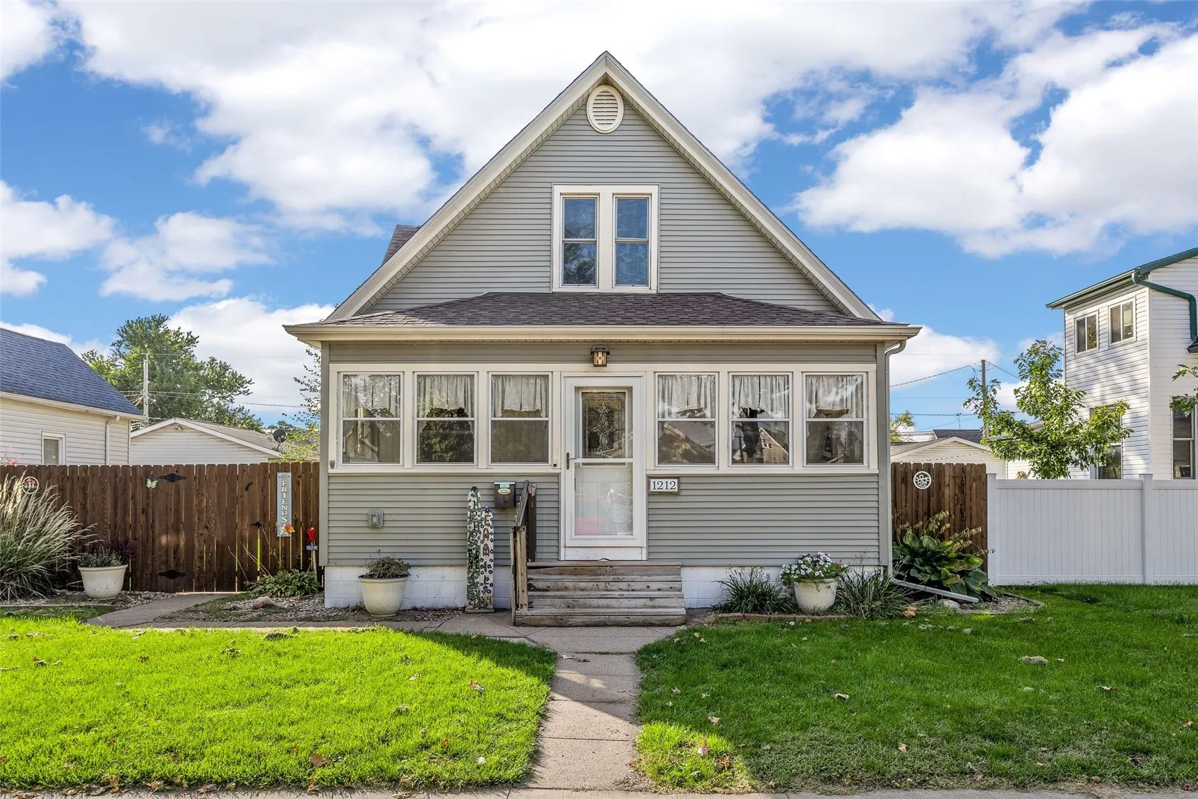 1212 K St SW, Cedar Rapids, Iowa 52404 – Property Featured Image