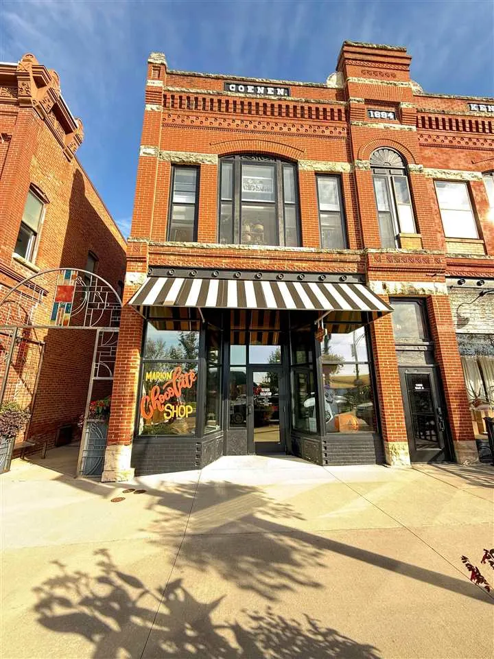 1060 7th Ave, Marion, Iowa 52302 – Property Featured Image