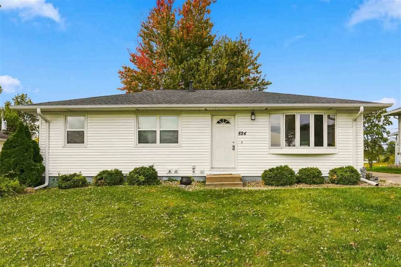 824 29th St NW, Cedar Rapids, Iowa 52405 – Property Featured Image