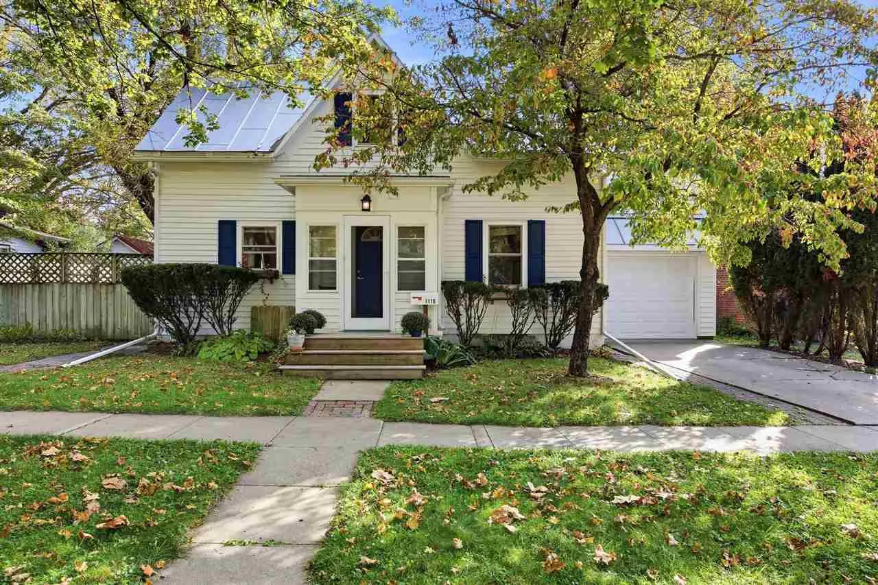1119 Fairchild St, Iowa City, Iowa 52245 – Property Featured Image
