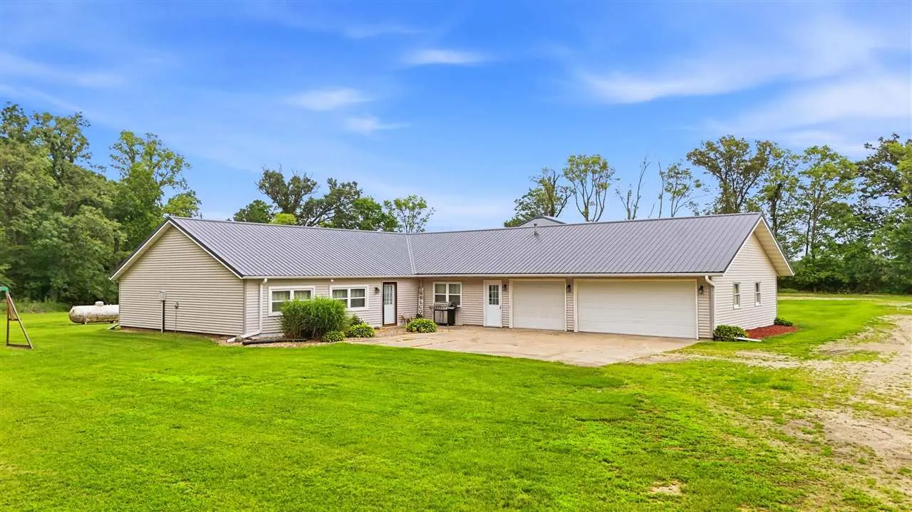 24538 118th St., Columbus Junction, Iowa 52738 – Property Featured Image