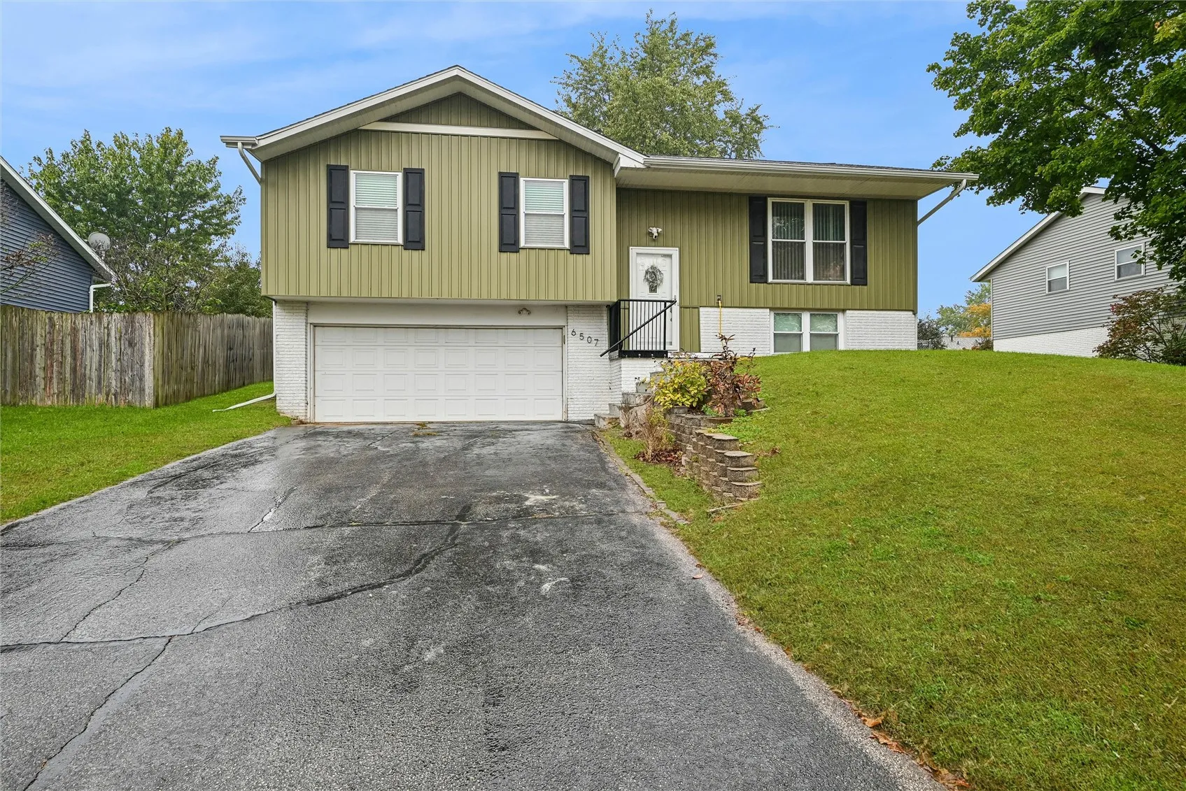 6507 Medford Lane NE, Cedar Rapids, Iowa 52402 – Property Featured Image