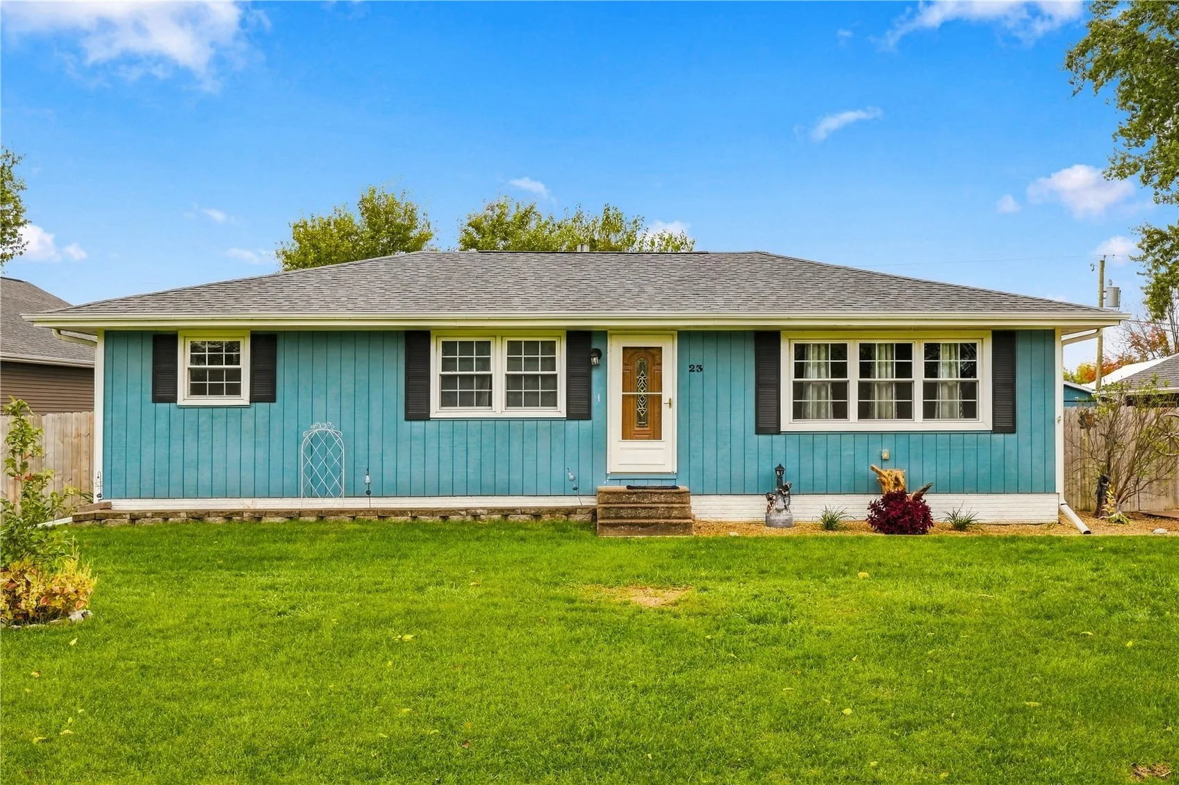23 Drake Dr, Palo, Iowa 52324 – Property Featured Image