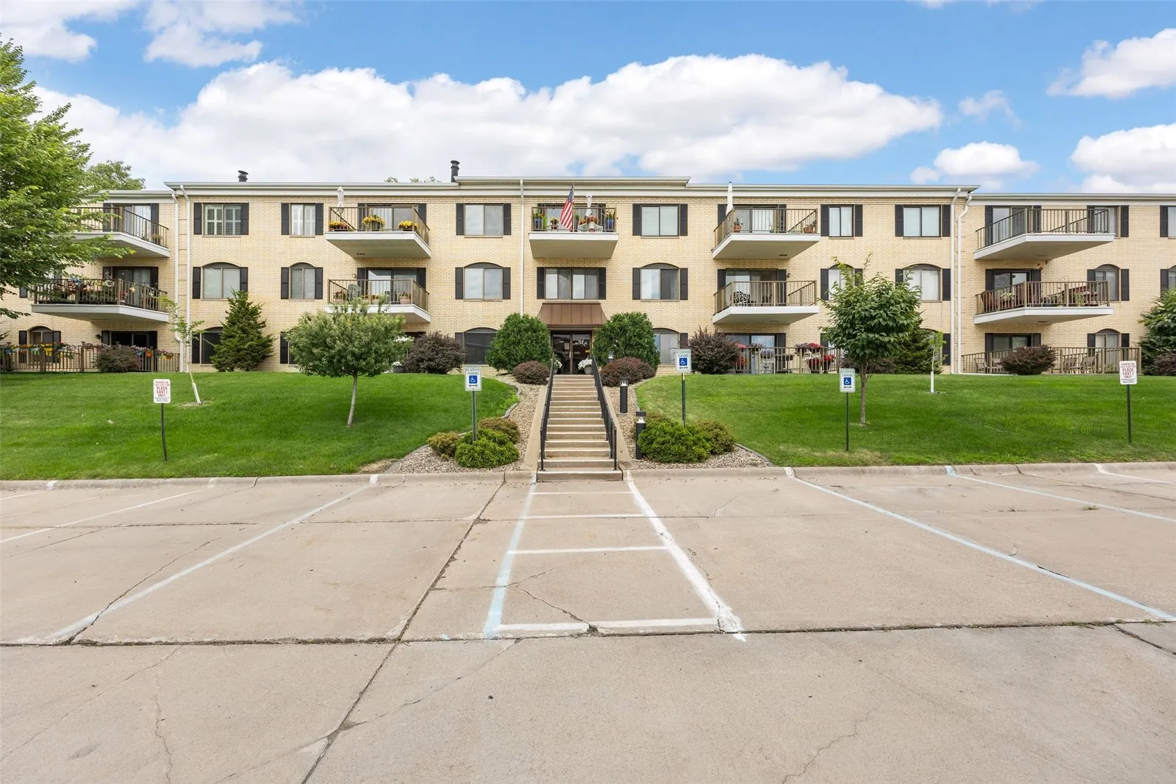 2131 1st Avenue Unit 108, Cedar Rapids, Iowa 52402 – Property Featured Image
