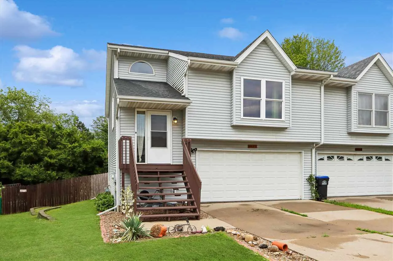 1423 Denali Ct, Coralville, Iowa 52241 – Property Featured Image