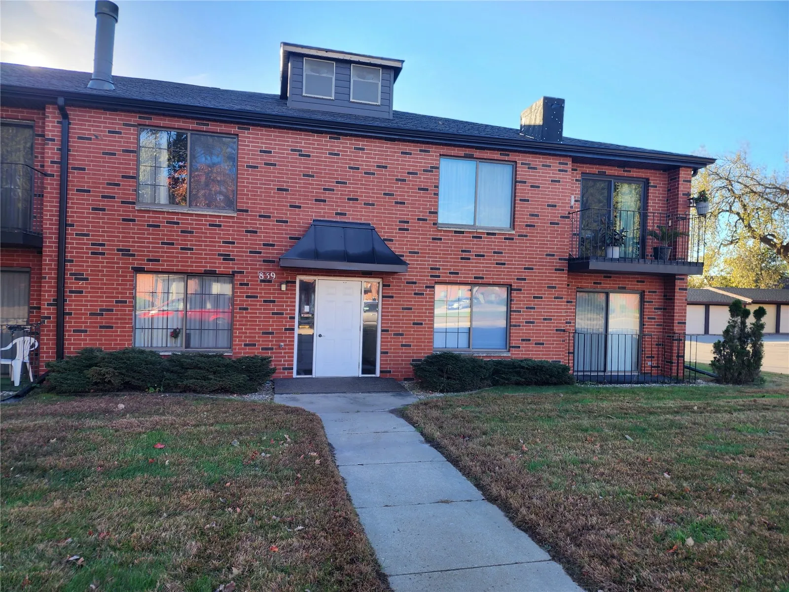 839 Kerry Lane SE Unit 52, Cedar Rapids, Iowa 52403 – Property Featured Image