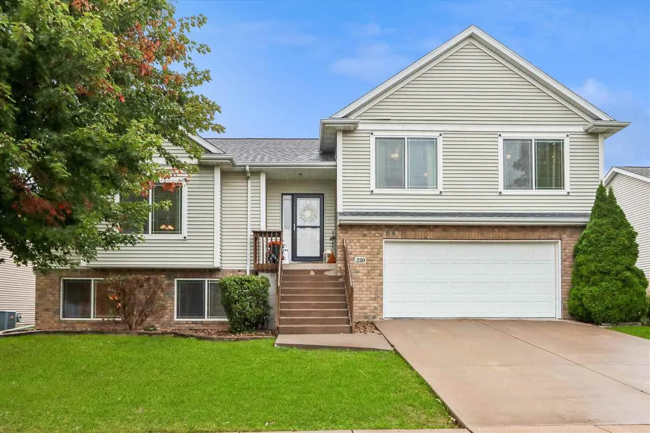 230 Lockview Avenue, North Liberty, Iowa 52317 – Property Featured Image