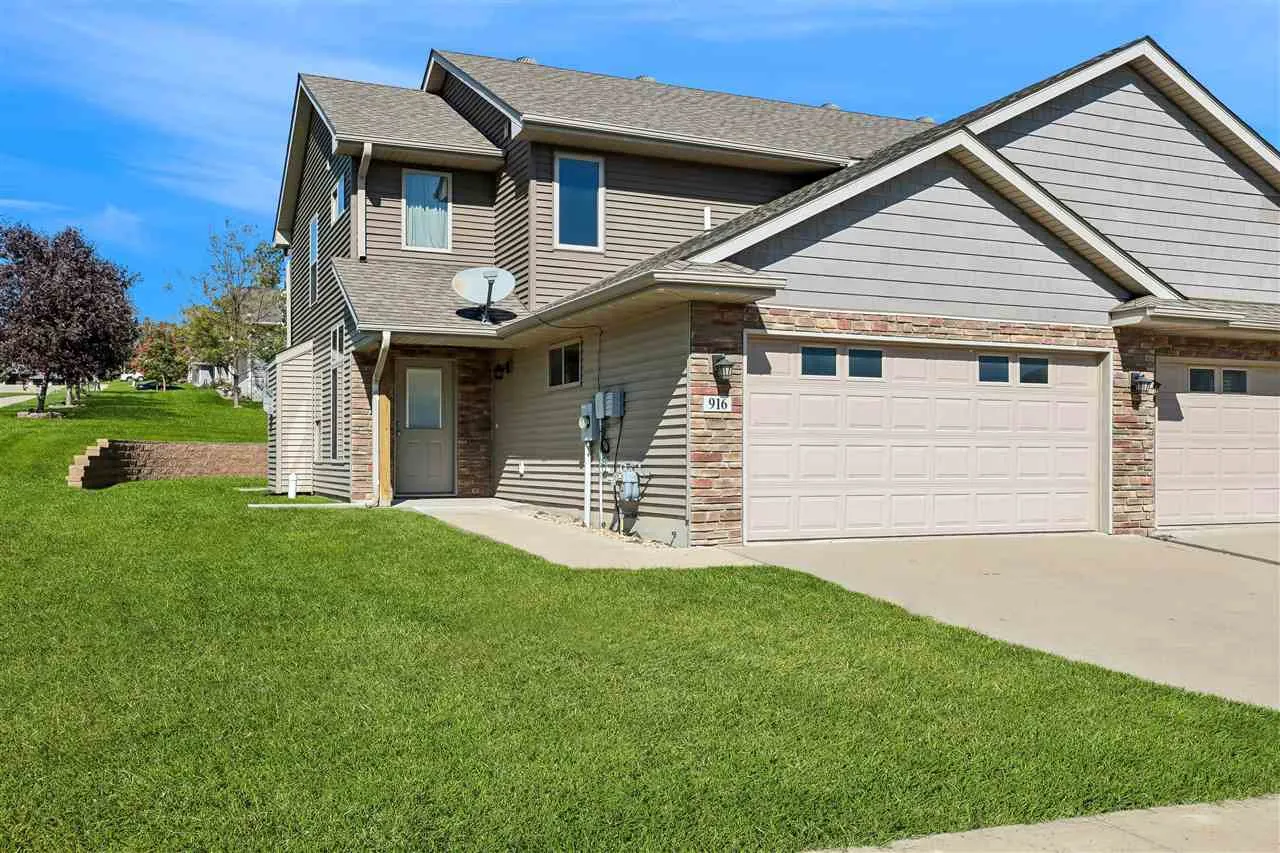 916 Jackson St, Tiffin, Iowa 52340 – Property Featured Image