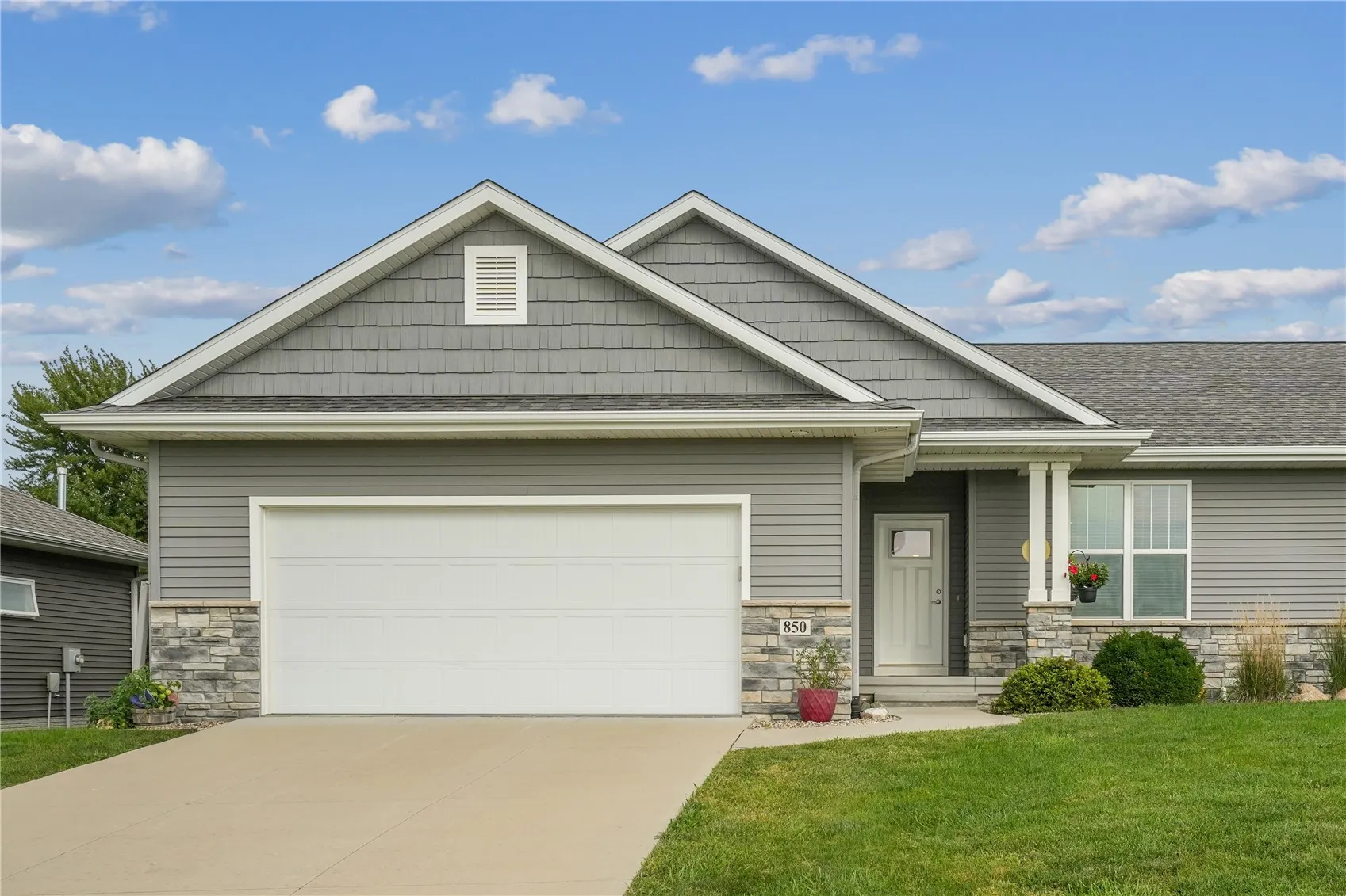 850 Rogers St, Robins, Iowa 52328 – Property Featured Image