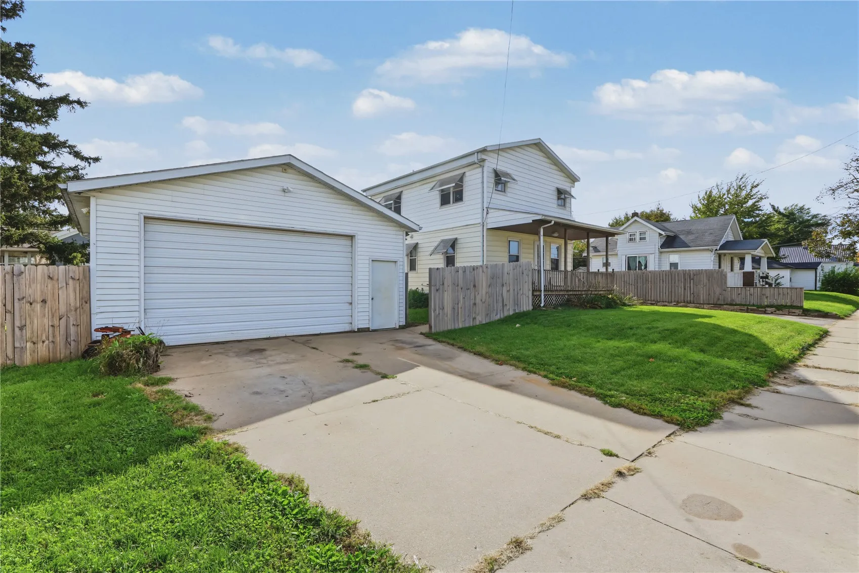 107 24th Avenue SW, Cedar Rapids, Iowa 52404 – Property Featured Image
