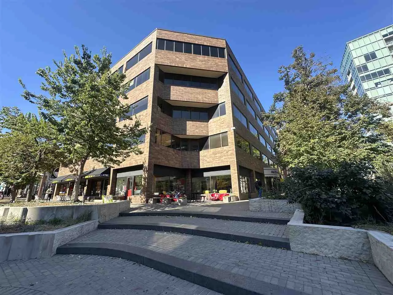 125 S Dubuque St Unit B, Iowa City, Iowa 52240 – Property Featured Image
