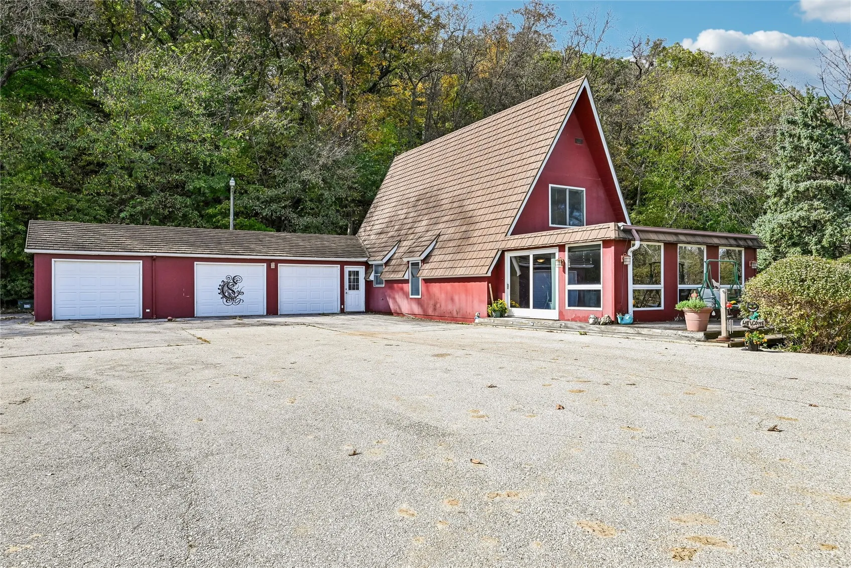 5739 22nd Ave Trail, Vinton, Iowa 52349 – Property Featured Image