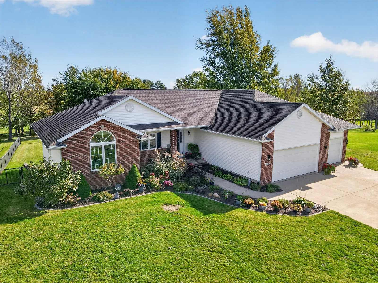 5089 Schwiebert Drive, Walker, Iowa 52352 – Property Featured Image