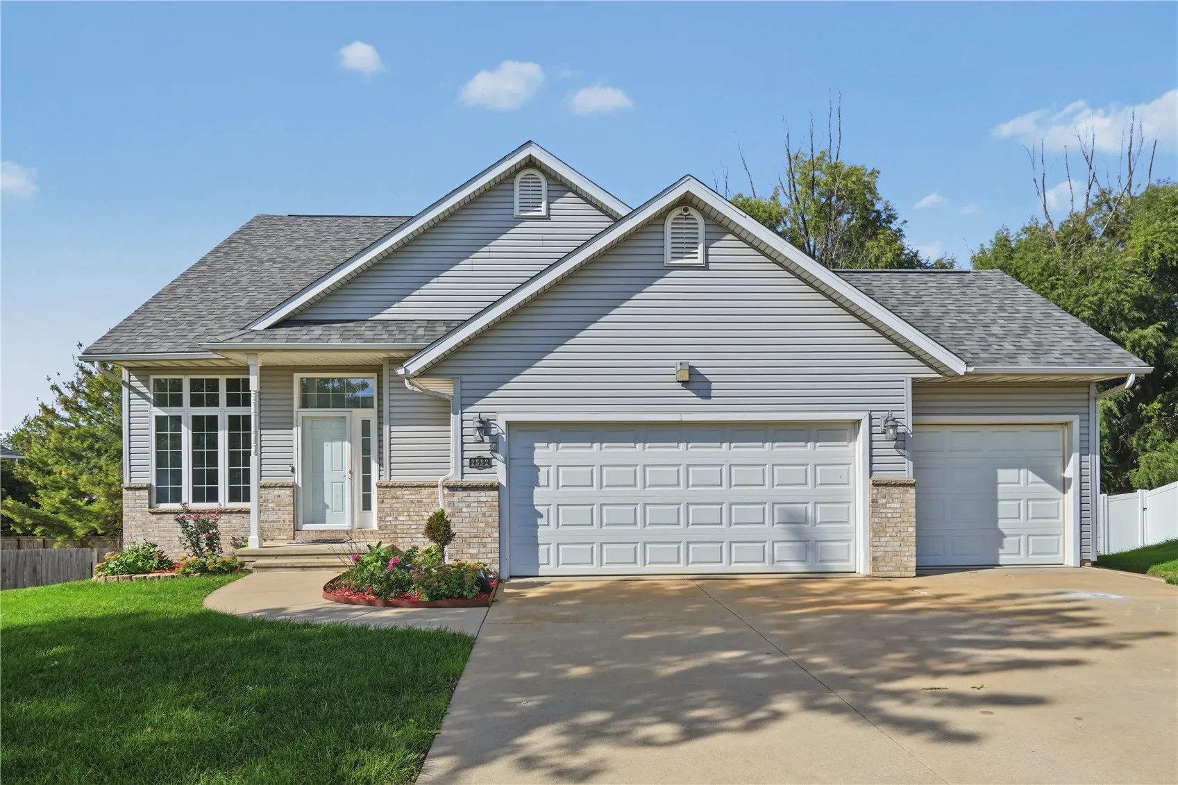 2532 31st Street SW, Cedar Rapids, Iowa 52404 – Property Featured Image