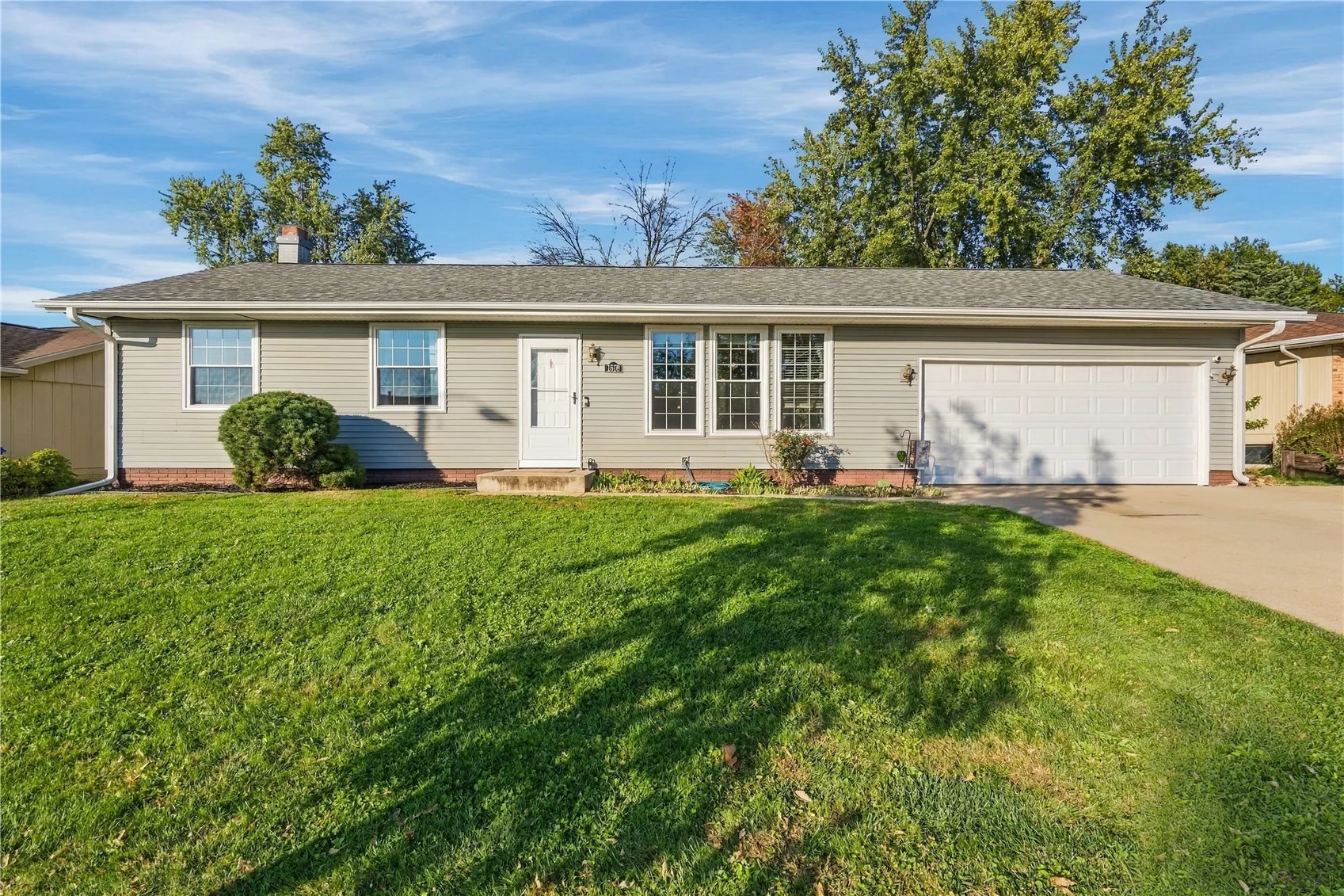 1516 Cottonwood Lane NE, Cedar Rapids, Iowa 52402 – Property Featured Image