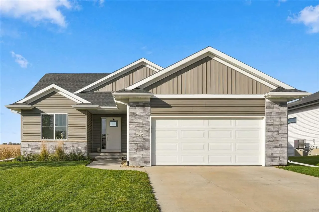 900 Beck Dr, Solon, Iowa 52333 – Property Featured Image