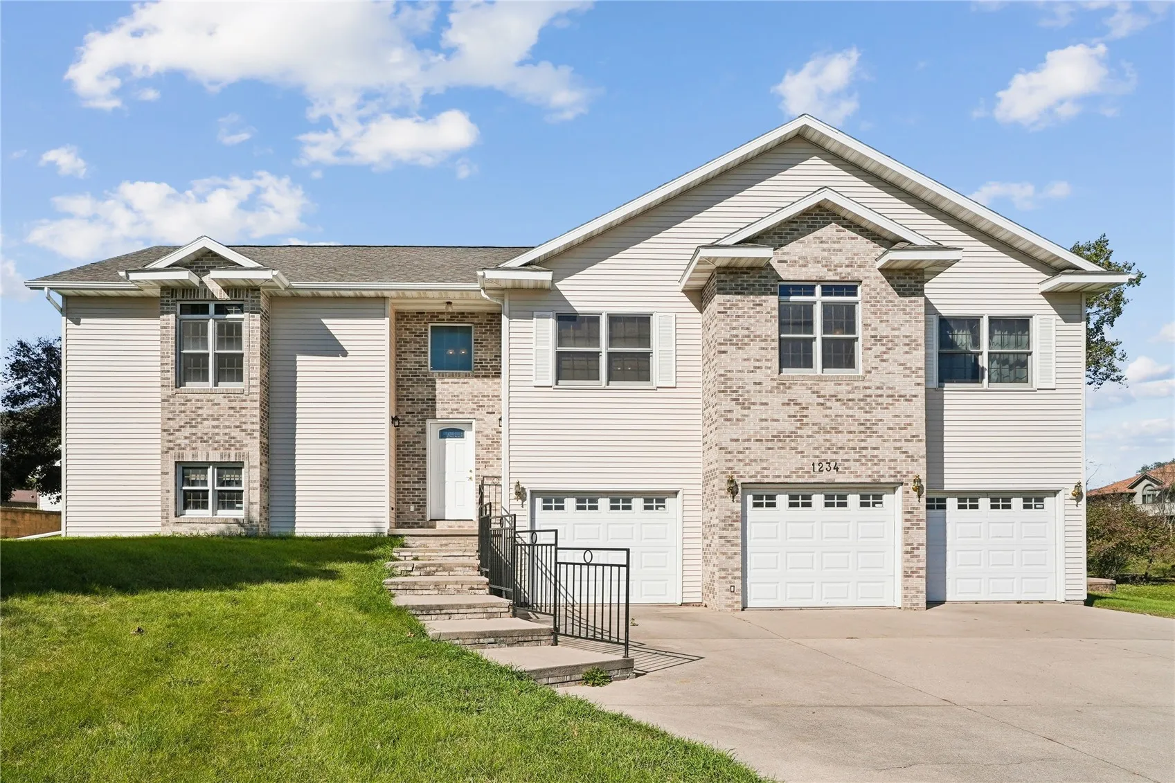 1234 10th Street, Jesup, Iowa 50648 – Property Featured Image