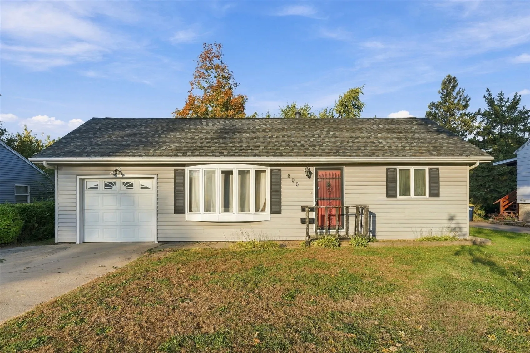 206 2nd Avenue, Hiawatha, Iowa 52233 – Property Featured Image