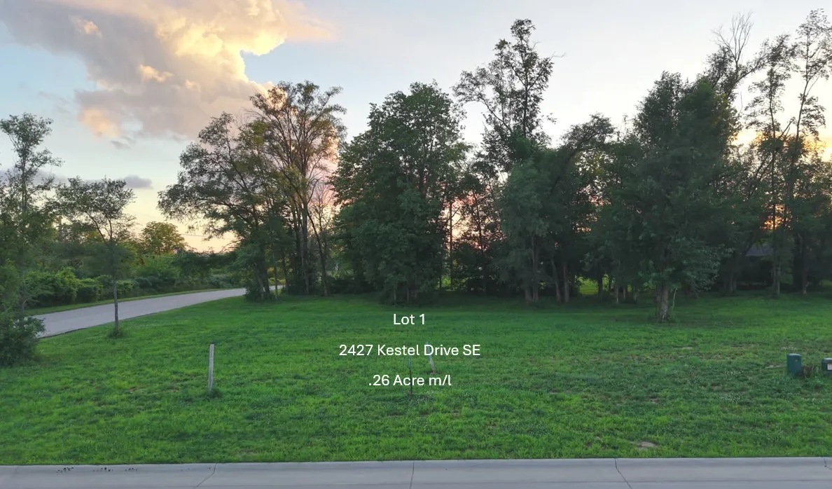 2427 Kestrel Drive SE, Cedar Rapids, Iowa 52403 – Property Featured Image