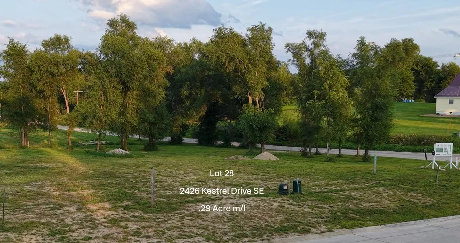 2426 Kestrel Drive SE, Cedar Rapids, Iowa 52403 – Property Featured Image