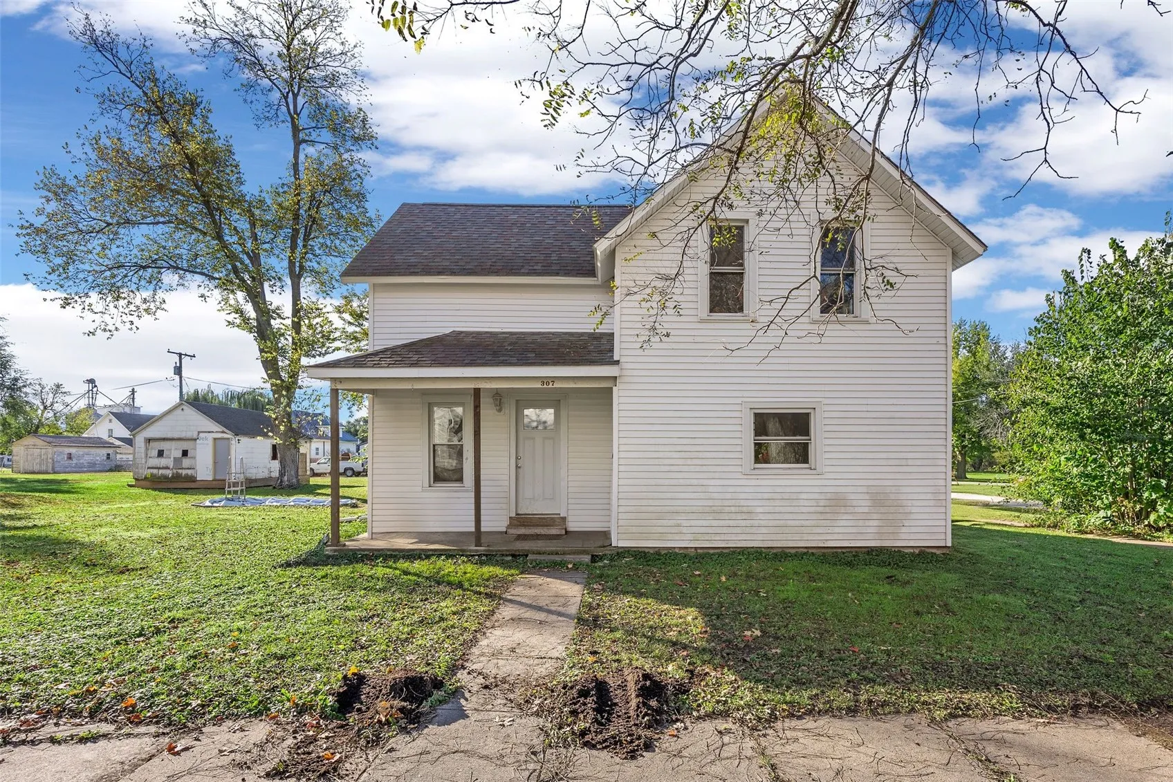 307 W Maple Street, Garrison, Iowa 52229 – Property Featured Image