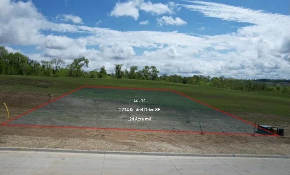 2214 Kestrel Drive SE, Cedar Rapids, Iowa 52403 – Property Featured Image